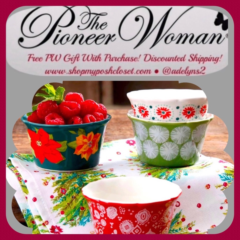 Rare 🌺 New Pioneer Woman Holiday/ Christmas Ruffle-Top Ramekins, Set of 4 - Picture 2 of 4